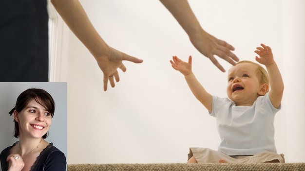 Les enfants qui veulent toujours les bras ou une attention particulière